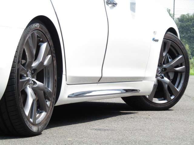 NISSAN CIMA HYBRID 2017