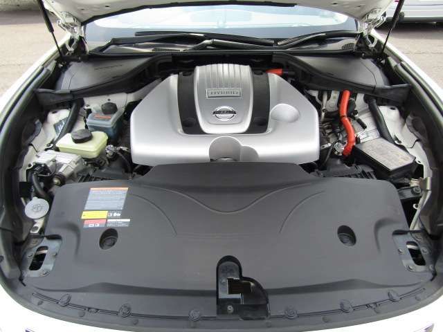 NISSAN CIMA HYBRID 2017