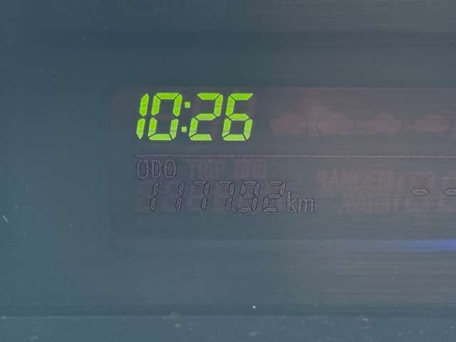 TOYOTA PRIUS Alpha 2012