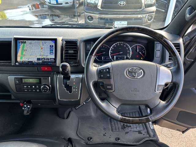 TOYOTA HIACE van 4WD 2019