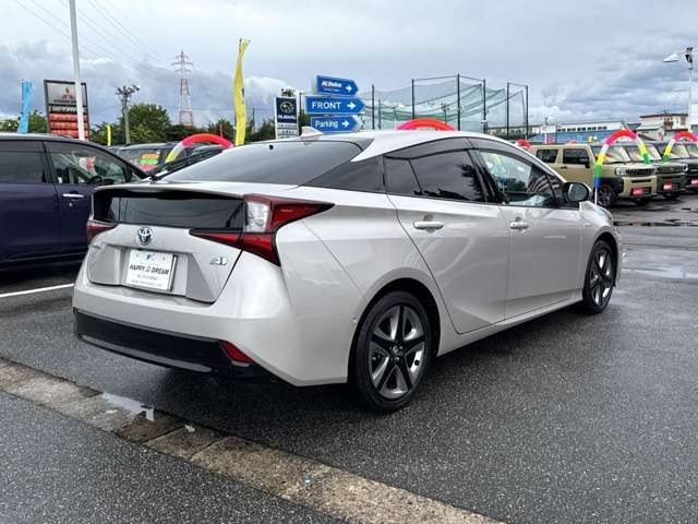 TOYOTA PRIUS 2019