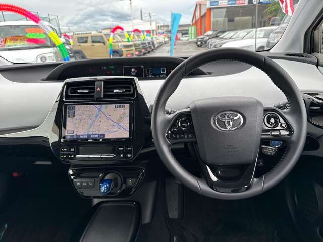 TOYOTA PRIUS 2019