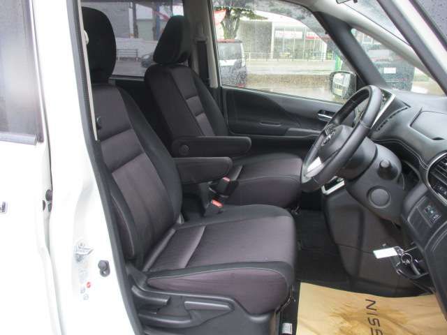 NISSAN SERENA  WG 4WD 2016