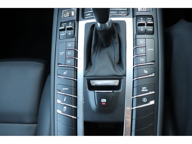 PORSCHE PORSCHE Macan 2015