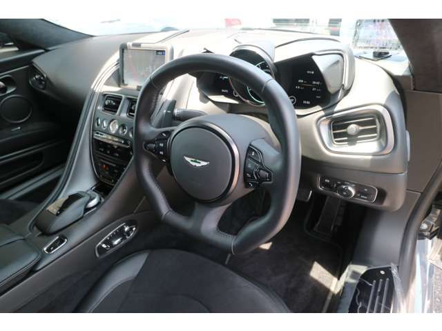 ASTON MARTIN ASTON MARTIN 2020