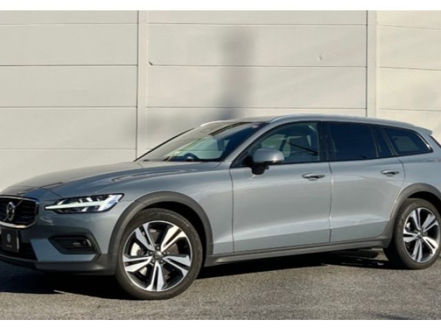 VOLVO VOLVO V60 CROSS COUNTRY 2022
