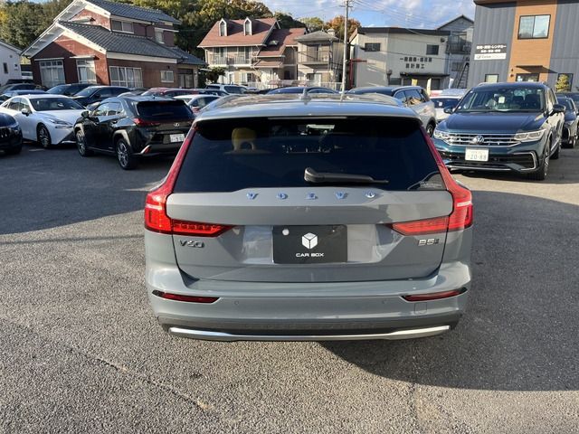VOLVO VOLVO V60 CROSS COUNTRY 2022