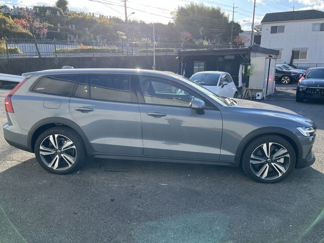 VOLVO VOLVO V60 CROSS COUNTRY 2022