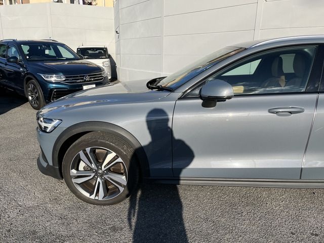 VOLVO VOLVO V60 CROSS COUNTRY 2022