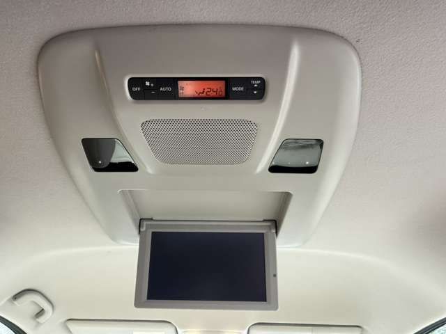 NISSAN ELGRAND  4WD 2017