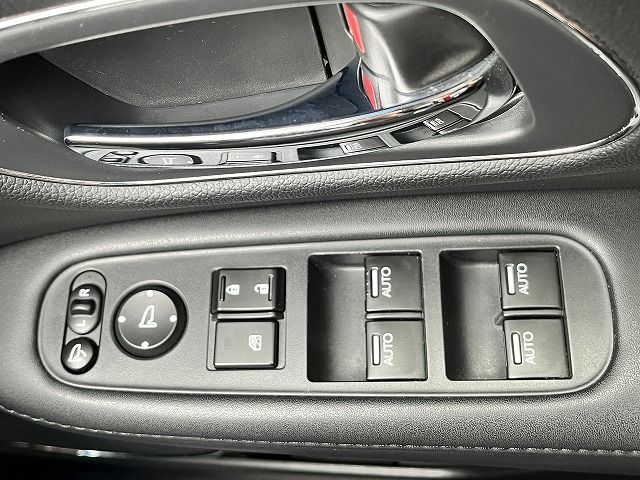 HONDA VEZEL HYBRID 2014