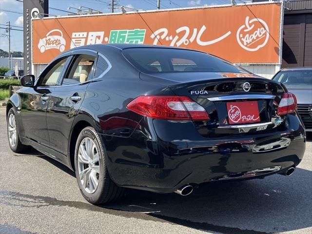 NISSAN FUGA HYBRID 2011