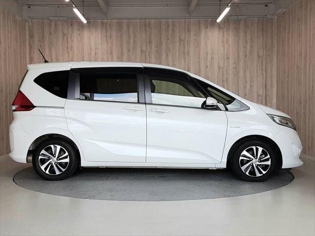 HONDA FREED HYBRID 2016
