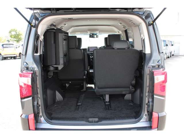 MITSUBISHI DELICA D:5 4WD 2025