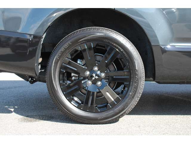 MITSUBISHI DELICA D:5 4WD 2025