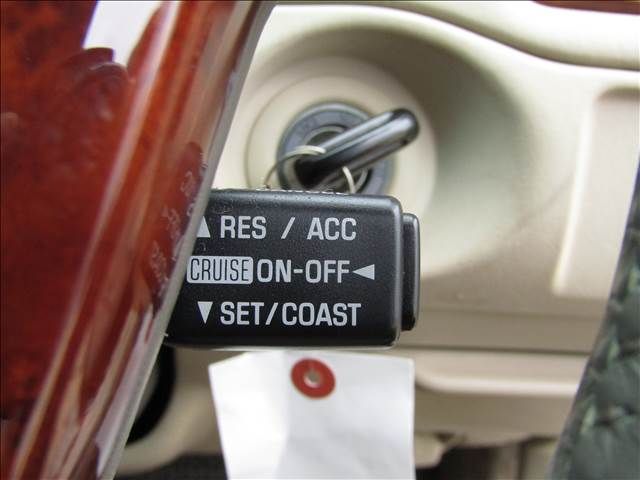 TOYOTA CROWN MAJESTA 2000