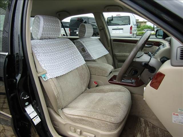 TOYOTA CROWN MAJESTA 2000