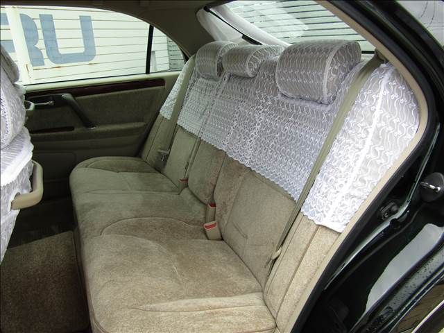 TOYOTA CROWN MAJESTA 2000