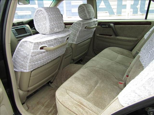 TOYOTA CROWN MAJESTA 2000