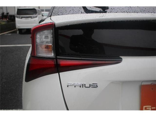 TOYOTA PRIUS 2019