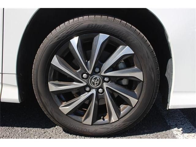 TOYOTA VOXY HYBRID 2022