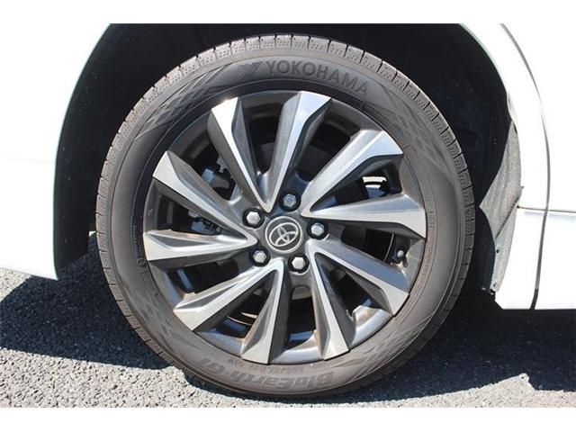 TOYOTA VOXY HYBRID 2022