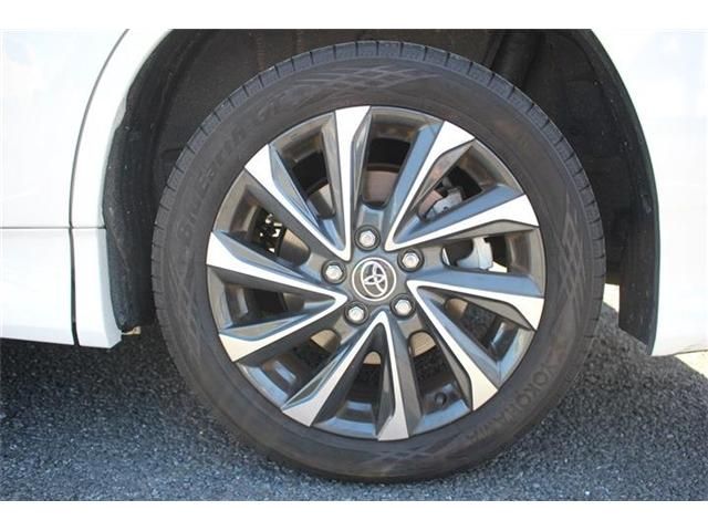 TOYOTA VOXY HYBRID 2022