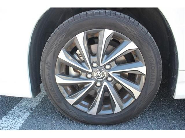 TOYOTA VOXY HYBRID 2022