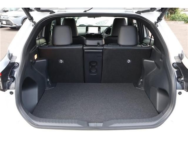 TOYOTA YARIS CROSS HYBRID 2023