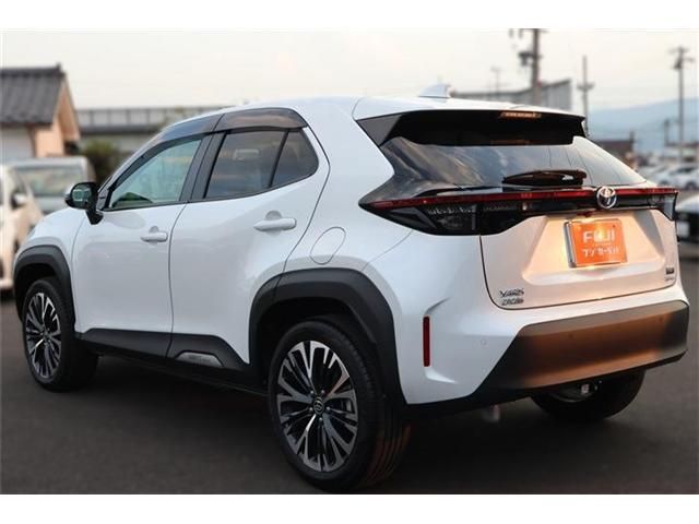 TOYOTA YARIS CROSS HYBRID 2023