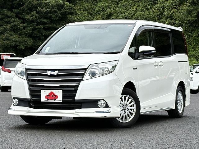 TOYOTA NOAH HYBRID 2015