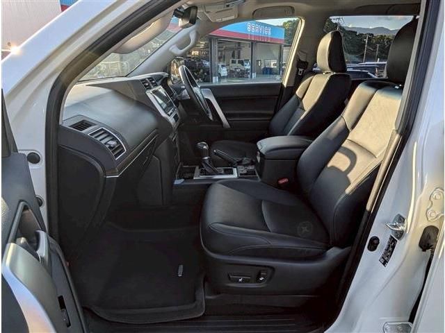 TOYOTA LANDCRUISER PRADO 2023