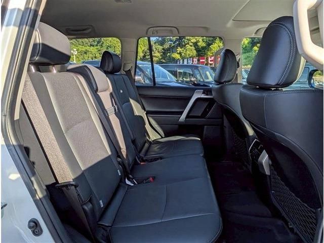 TOYOTA LANDCRUISER PRADO 2023