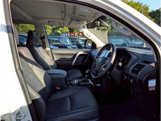 TOYOTA LANDCRUISER PRADO 2023