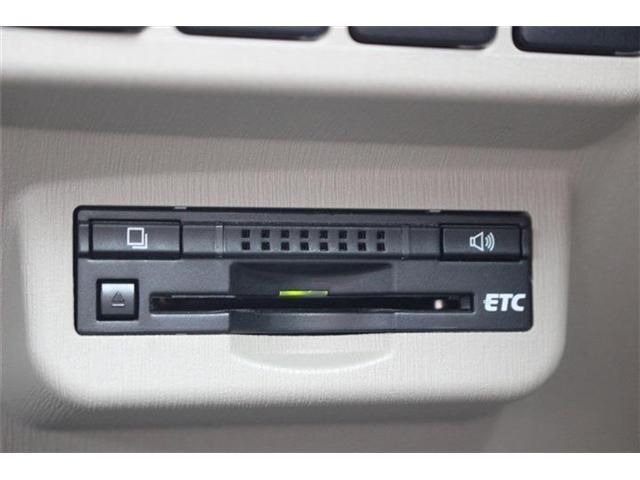 TOYOTA PRIUS Alpha 2015