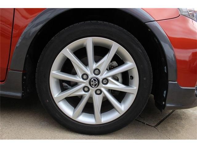 TOYOTA PRIUS Alpha 2015