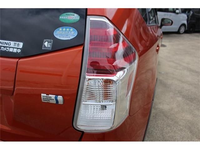 TOYOTA PRIUS Alpha 2015