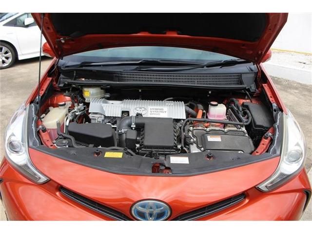 TOYOTA PRIUS Alpha 2015