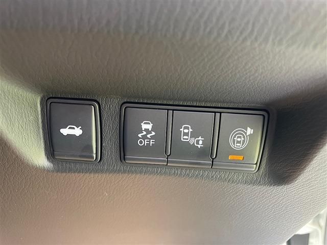 NISSAN FUGA 4WD 2021