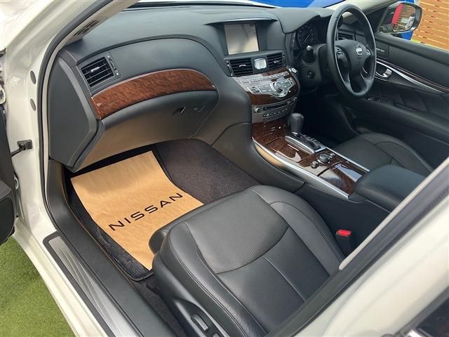 NISSAN FUGA 4WD 2021