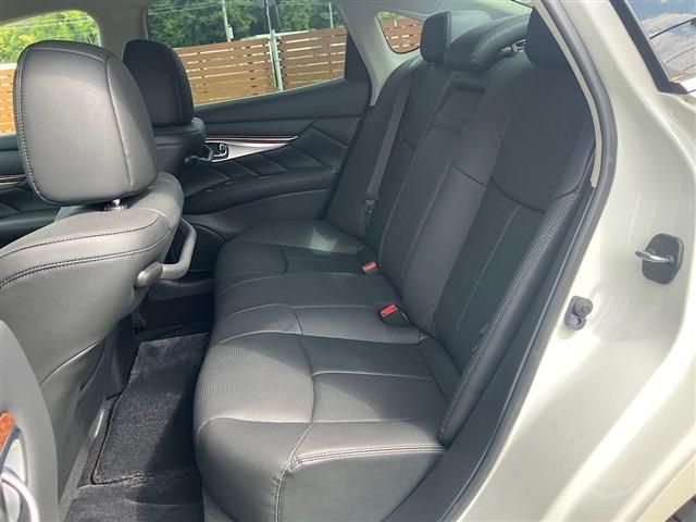 NISSAN FUGA 4WD 2021