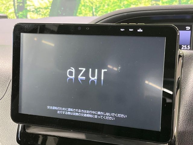 TOYOTA VOXY 4WD 2017