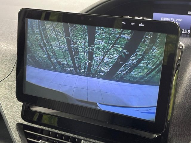 TOYOTA VOXY 4WD 2017