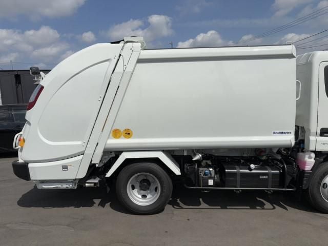 MITSUBISHI CANTER 2024