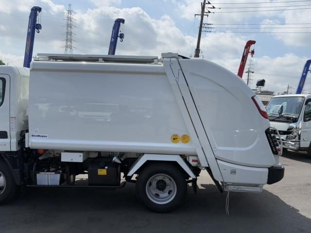 MITSUBISHI CANTER 2024