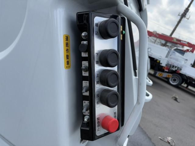 MITSUBISHI CANTER 2024