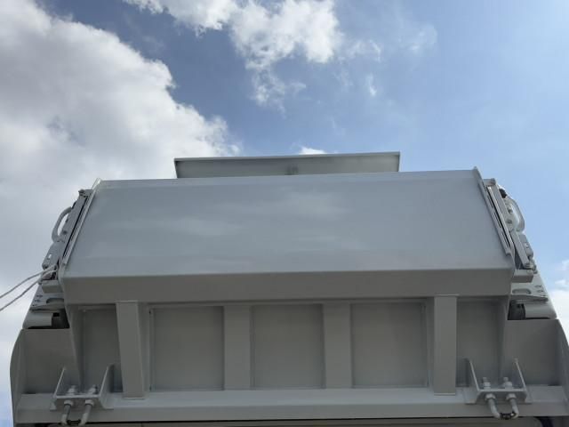 MITSUBISHI CANTER 2024