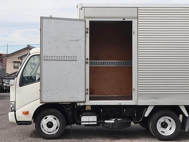 TOYOTA DYNA 2019