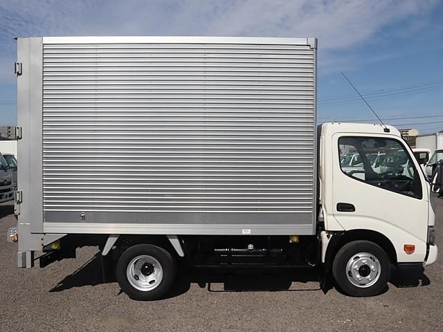 TOYOTA DYNA 2019