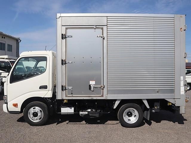 TOYOTA DYNA 2019